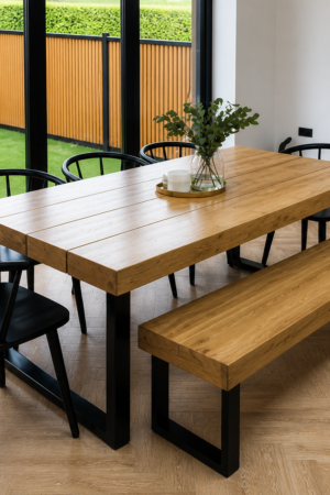 Comedor en Madera y Acero Contemporáneo